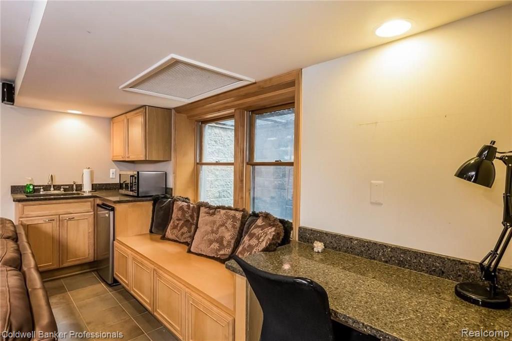 1311 Devonshire Road Grosse Pointe, MI 48230 - Photo 47 of 66