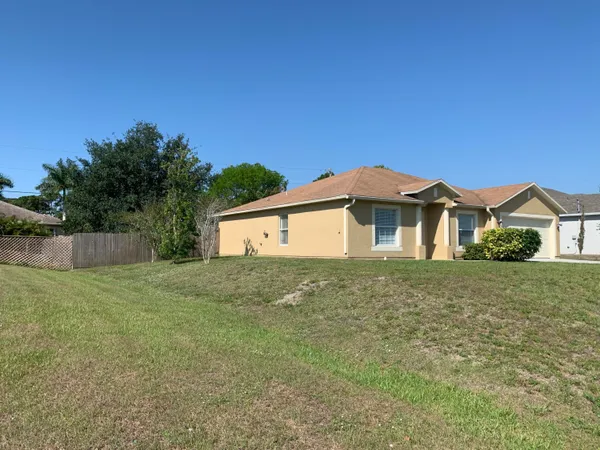 $2,495 | 269 Southwest Ridgecrest Drive, Port St. Lucie, FL 34953