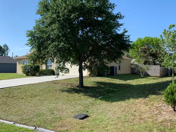 $2,495 | 269 Southwest Ridgecrest Drive, Port St. Lucie, FL 34953