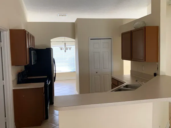 $2,495 | 269 Southwest Ridgecrest Drive, Port St. Lucie, FL 34953