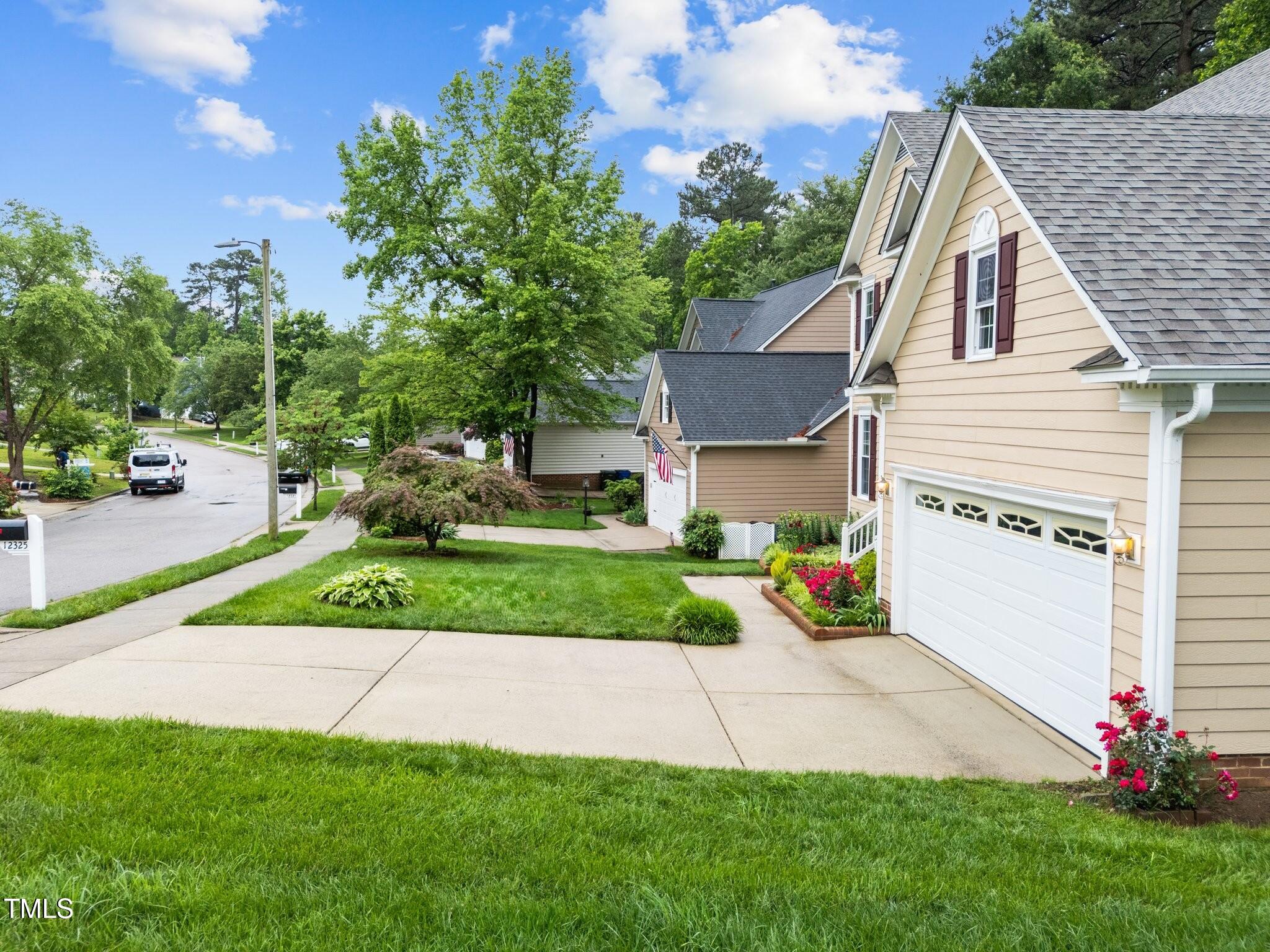 12325 Amoretto Way Raleigh, NC 27613 - Photo 35 of 43 36