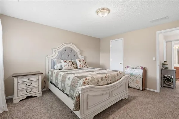 $225,000 | 7001 North Askew Avenue, Gladstone, MO 64119