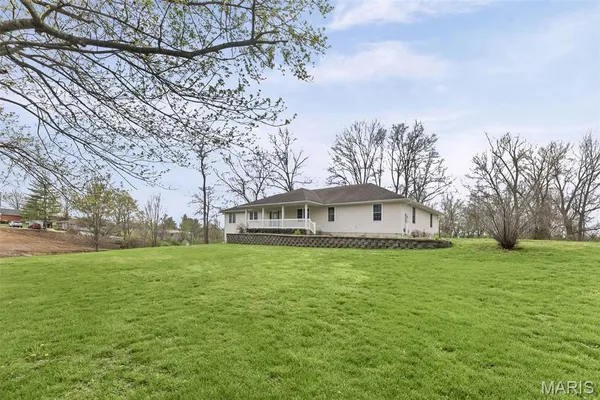 $395,000 | 2628 Jamison Drive, Alton, IL 62002