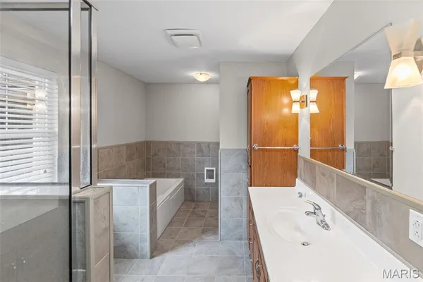 $395,000 | 2628 Jamison Drive, Alton, IL 62002