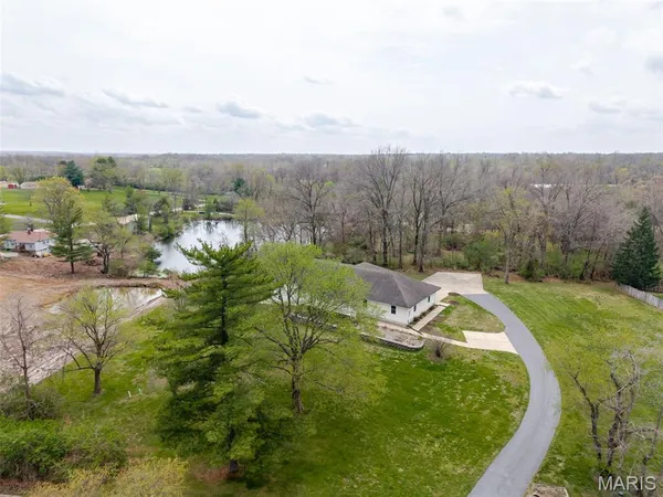 $395,000 | 2628 Jamison Drive, Alton, IL 62002