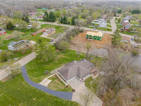 $395,000 | 2628 Jamison Drive, Alton, IL 62002