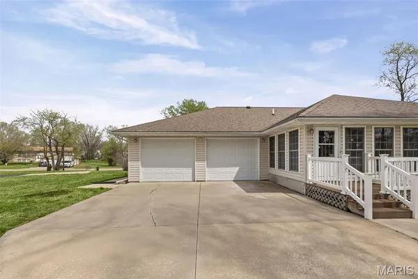 $395,000 | 2628 Jamison Drive, Alton, IL 62002