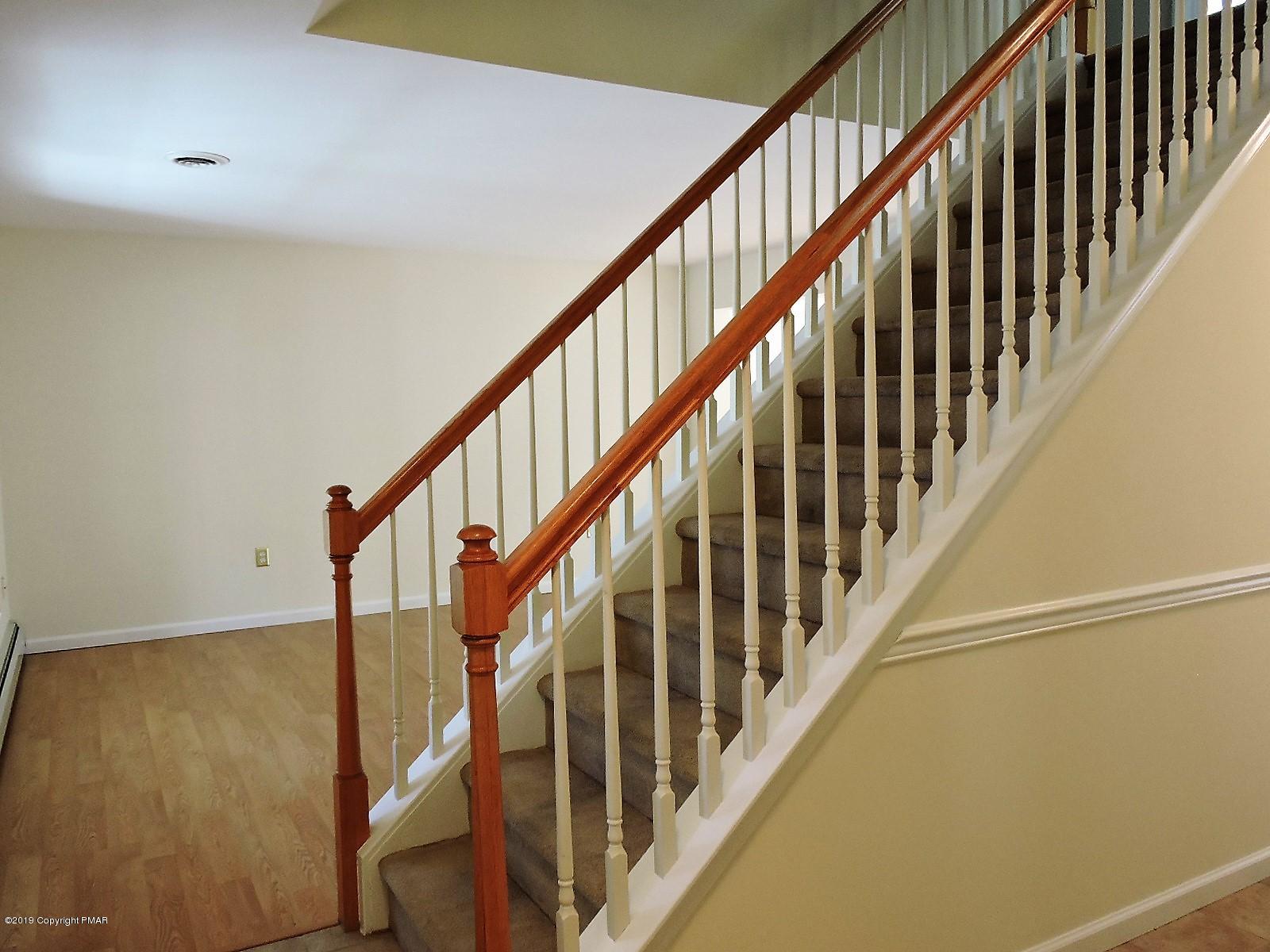 323 Ralph Samuel Boulevard Kunkletown, PA 18058 - Photo 4 of 44 Beautiful Staircase
