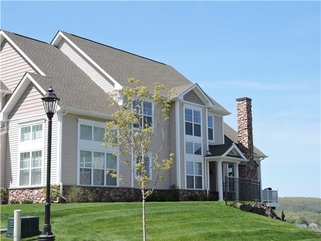 17 Hunting Ridge Lane, Unit 17 Bethel, CT 06801 - Photo 1 of 1 Gallery Image 1
