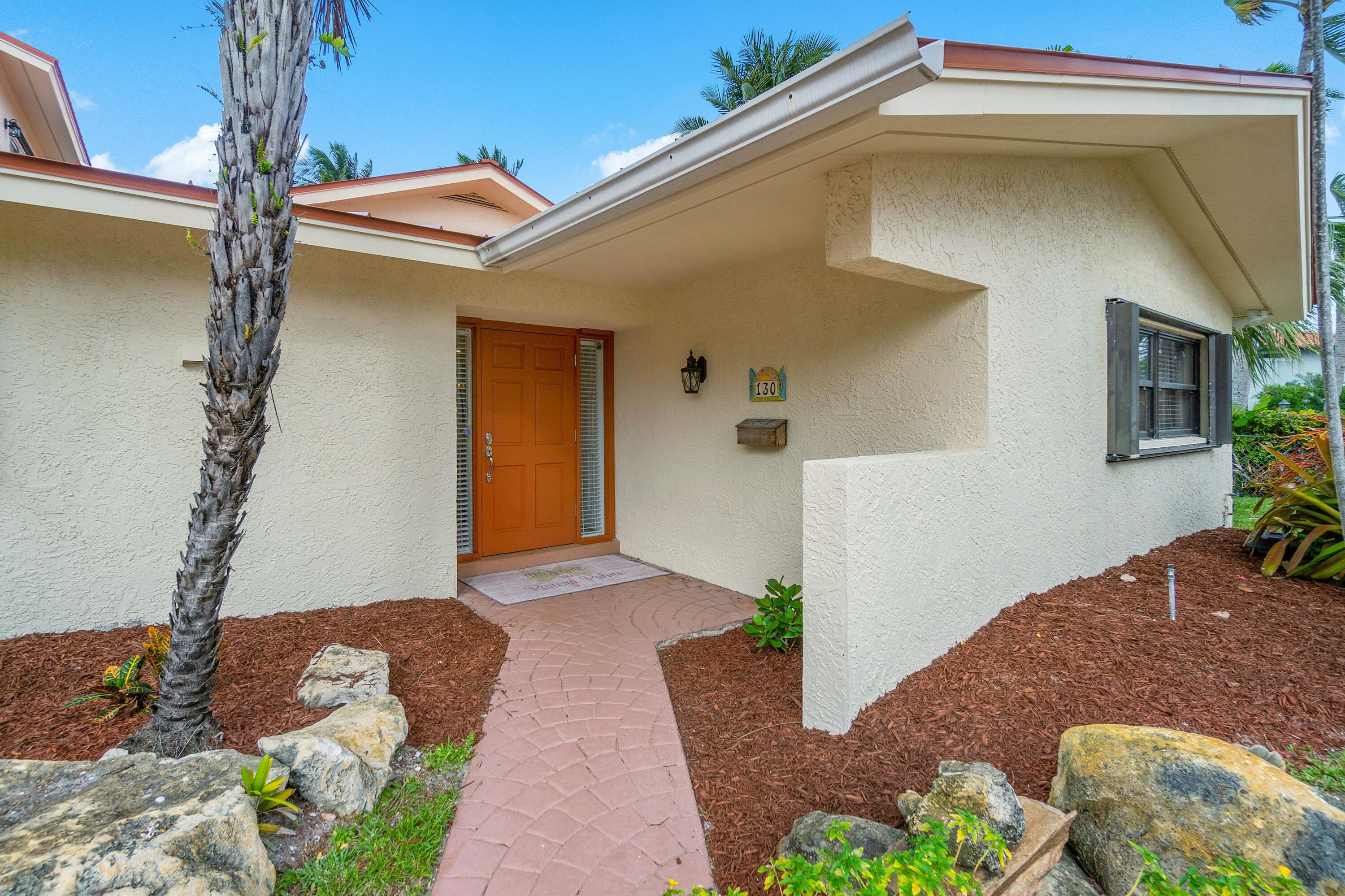 130 Riviera Drive Riviera Beach, FL 33404 - Photo 7 of 68 Entrance