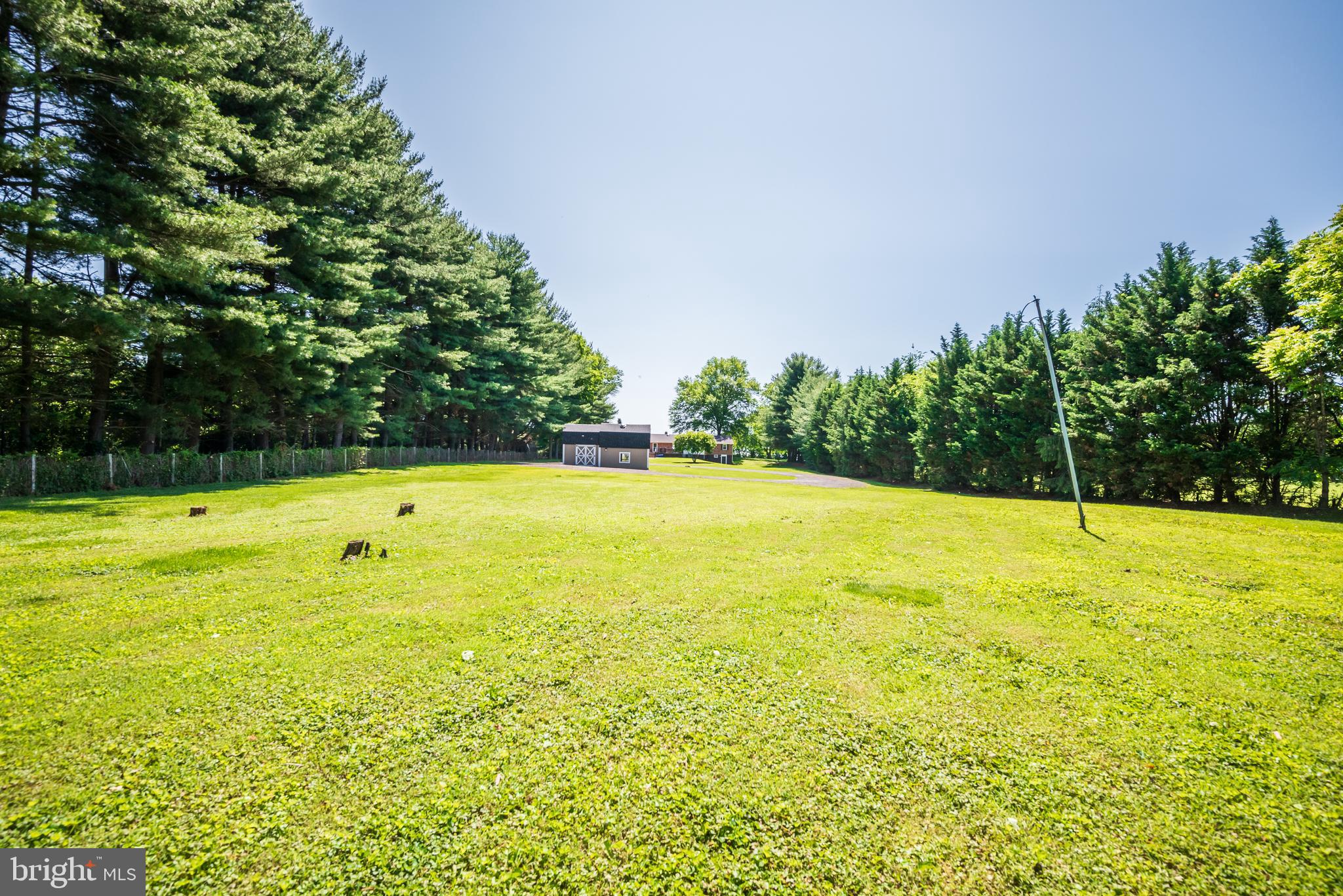 21020 Peach Tree Road Dickerson, MD 20842 - Photo 54 of 57 a view of an outdoor space and swimming pool