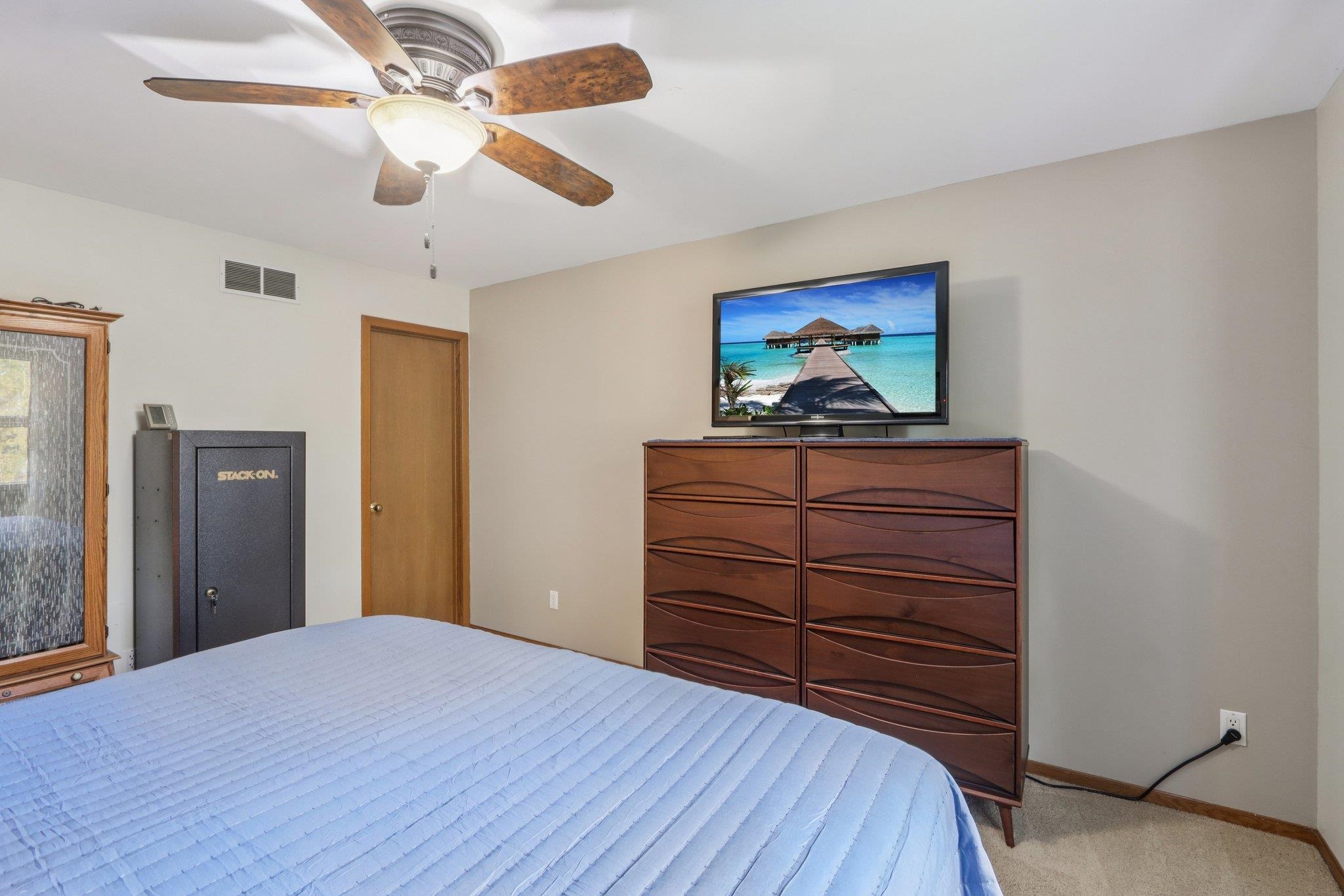 1006 South Division Street Waunakee, WI 53597 - Photo 25 of 51