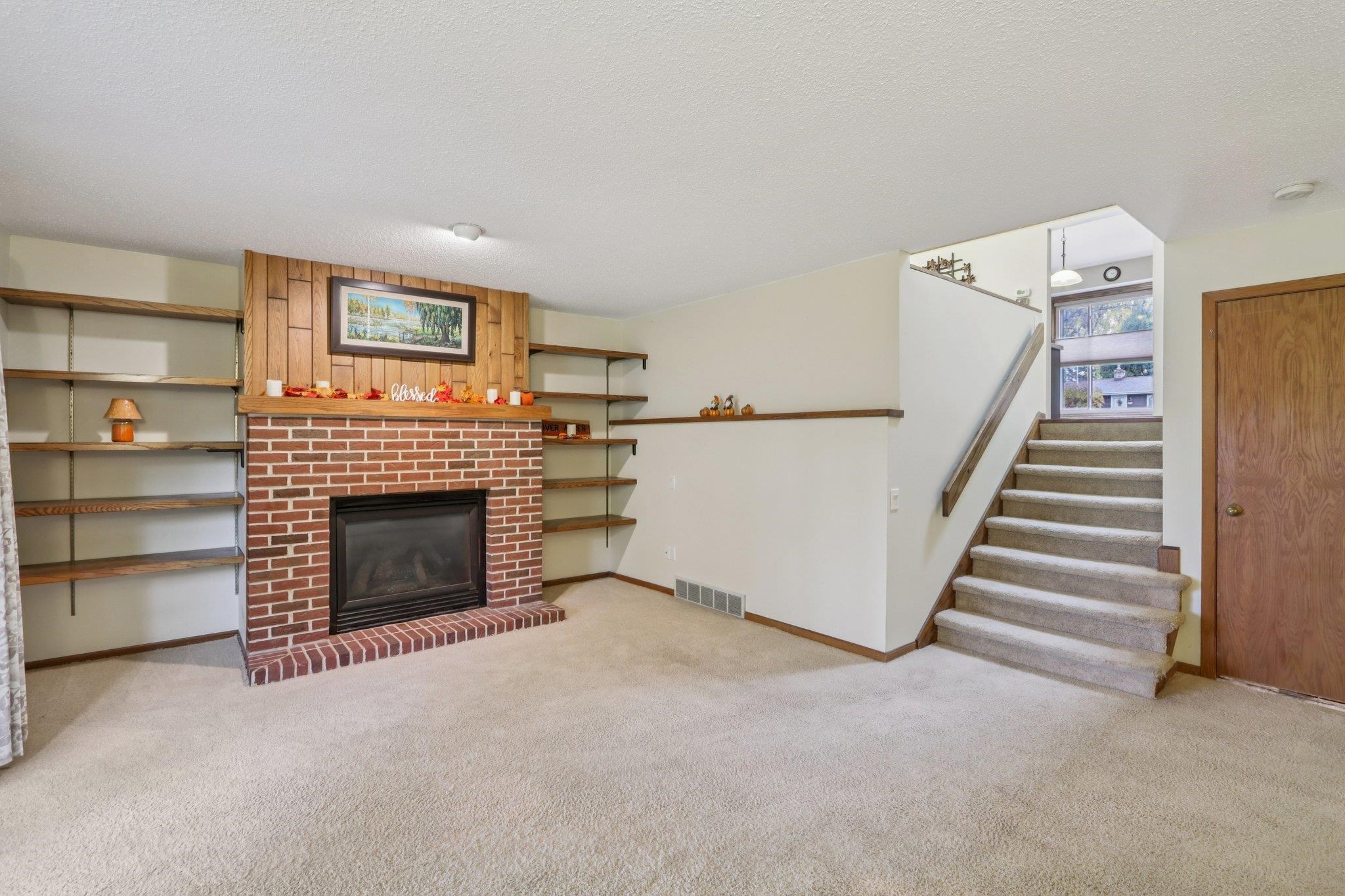 1006 South Division Street Waunakee, WI 53597 - Photo 28 of 51