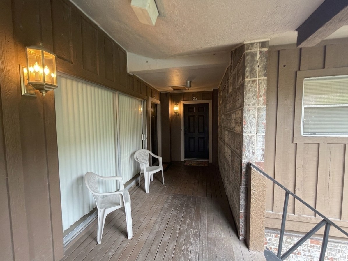 2574 Marilee Lane, Unit 23 Houston, TX 77057 - Photo 16 of 22 The condo is located on a quiet 2nd story corner unit.