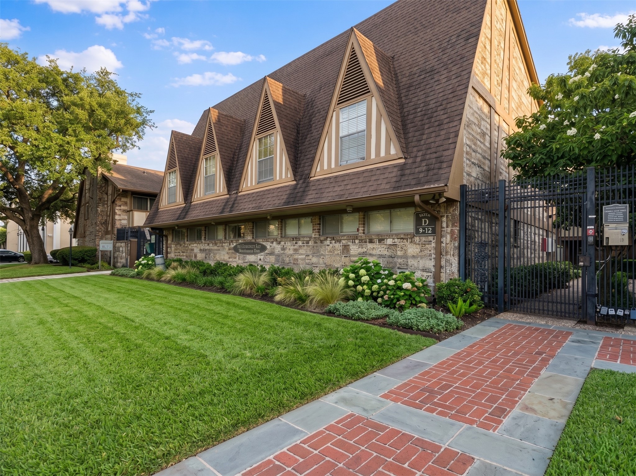2574 Marilee Lane, Unit 23 Houston, TX 77057 - Photo 18 of 22 Welcome to the Wharton House gated community!