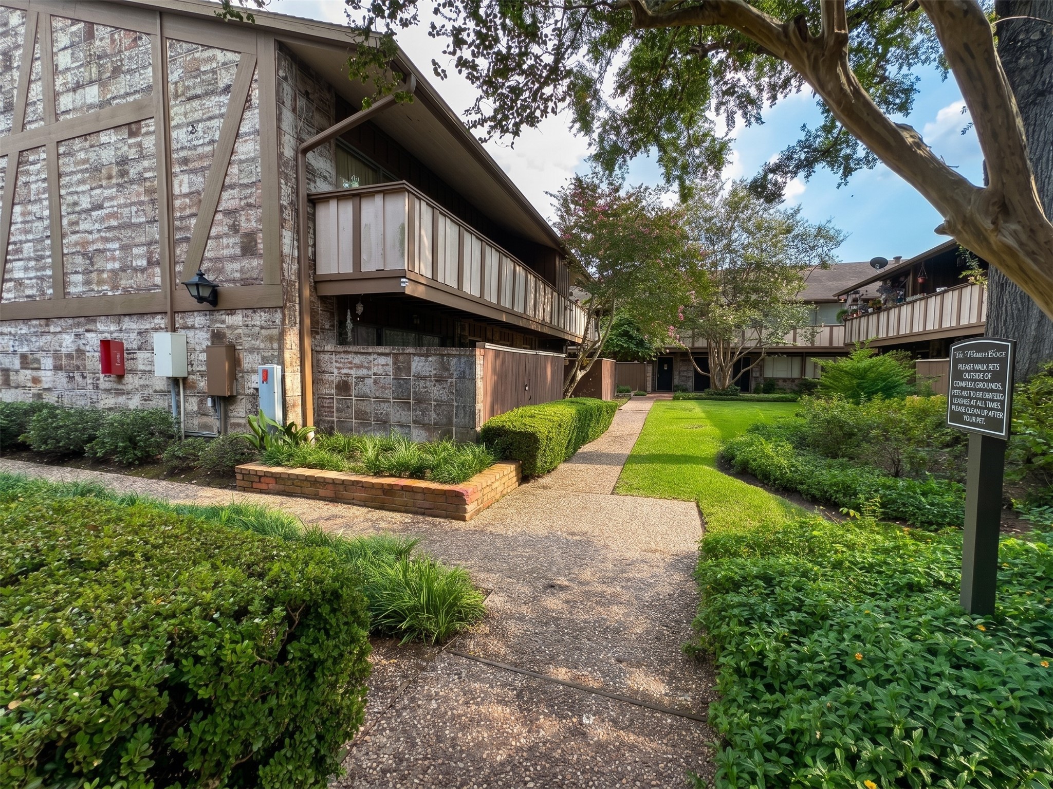 2574 Marilee Lane, Unit 23 Houston, TX 77057 - Photo 19 of 22 The Wharton House condos are always well maintained for the community.