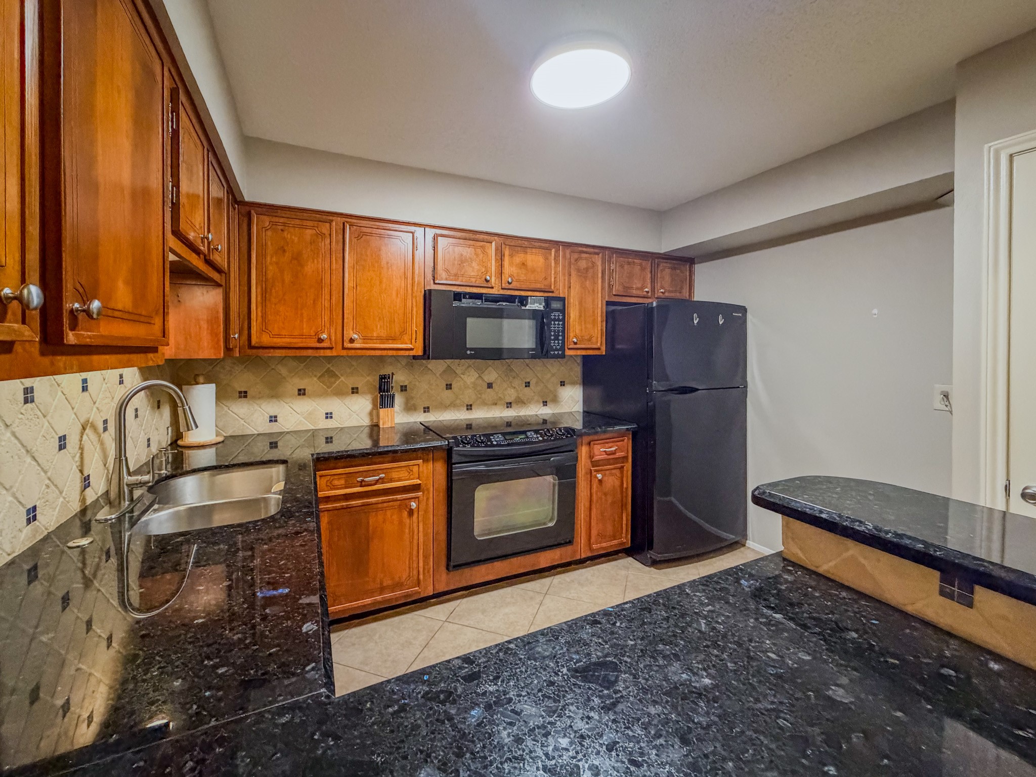 2574 Marilee Lane, Unit 23 Houston, TX 77057 - Photo 7 of 22