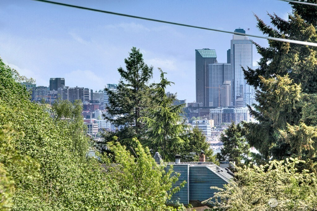 3806 Interlake Avenue North, Unit A Seattle, WA 98103 - Photo 9 of 10
