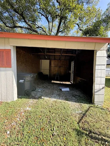 a view of a pathway in front of a house