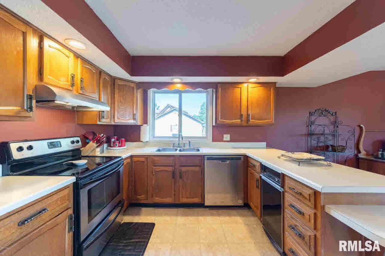 2307 Spring Lane Marion, IL 62959 - Photo 8 of 48 Gallery Image 8