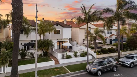 $2,795,000 | 511 9th Street, Huntington Beach, CA 92648