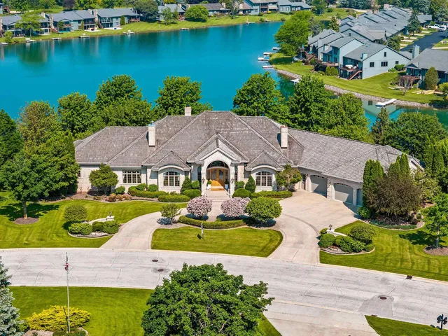 $1,800,000 | 1605 East Sonata Drive, Green Bay, WI 54311