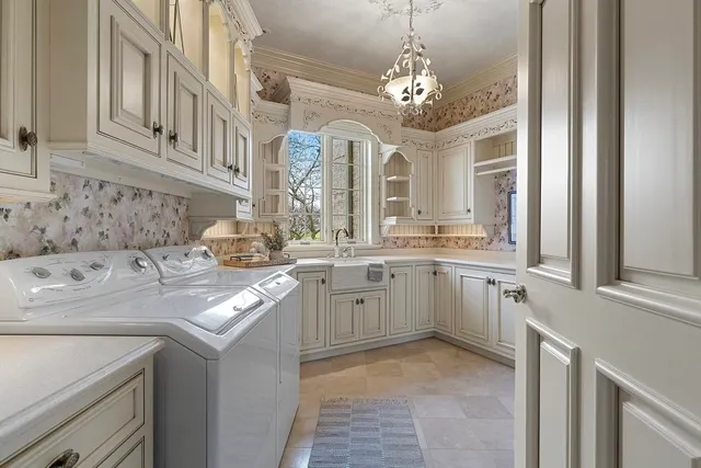 $1,800,000 | 1605 East Sonata Drive, Green Bay, WI 54311