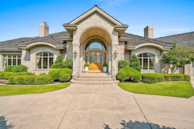 $1,800,000 | 1605 East Sonata Drive, Green Bay, WI 54311