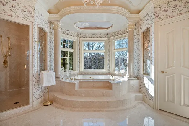 $1,800,000 | 1605 East Sonata Drive, Green Bay, WI 54311