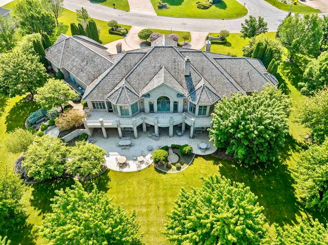 $1,800,000 | 1605 East Sonata Drive, Green Bay, WI 54311