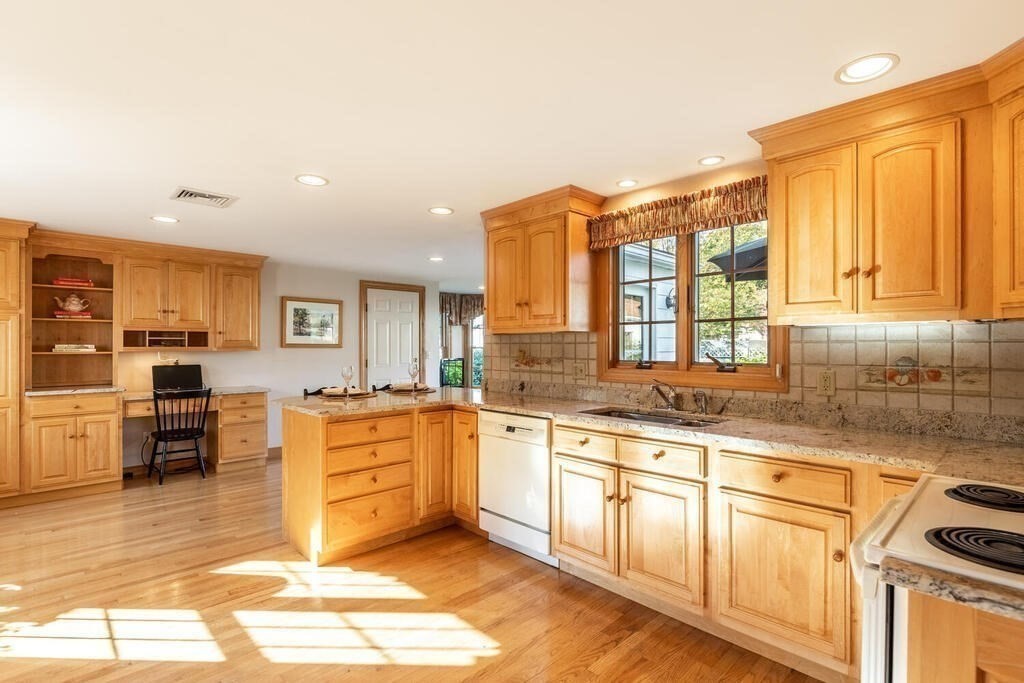8 Chapel Road Danvers, MA 01923 - Photo 8 of 26 Gallery Image 8