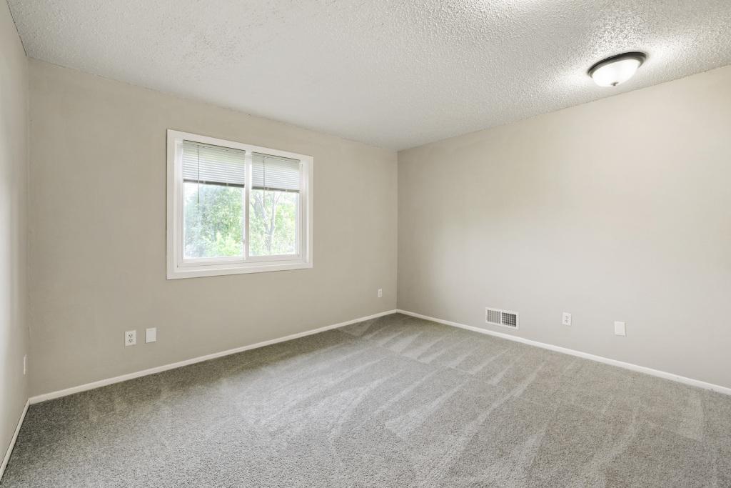 5918 Cahill Avenue Inver Grove Heights, MN 55076 - Photo 19 of 28
