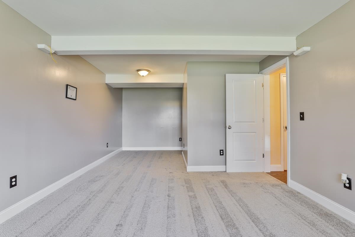 42 Pine Hill Road Nashua, NH 03063 - Photo 20 of 25 Gallery Image 20