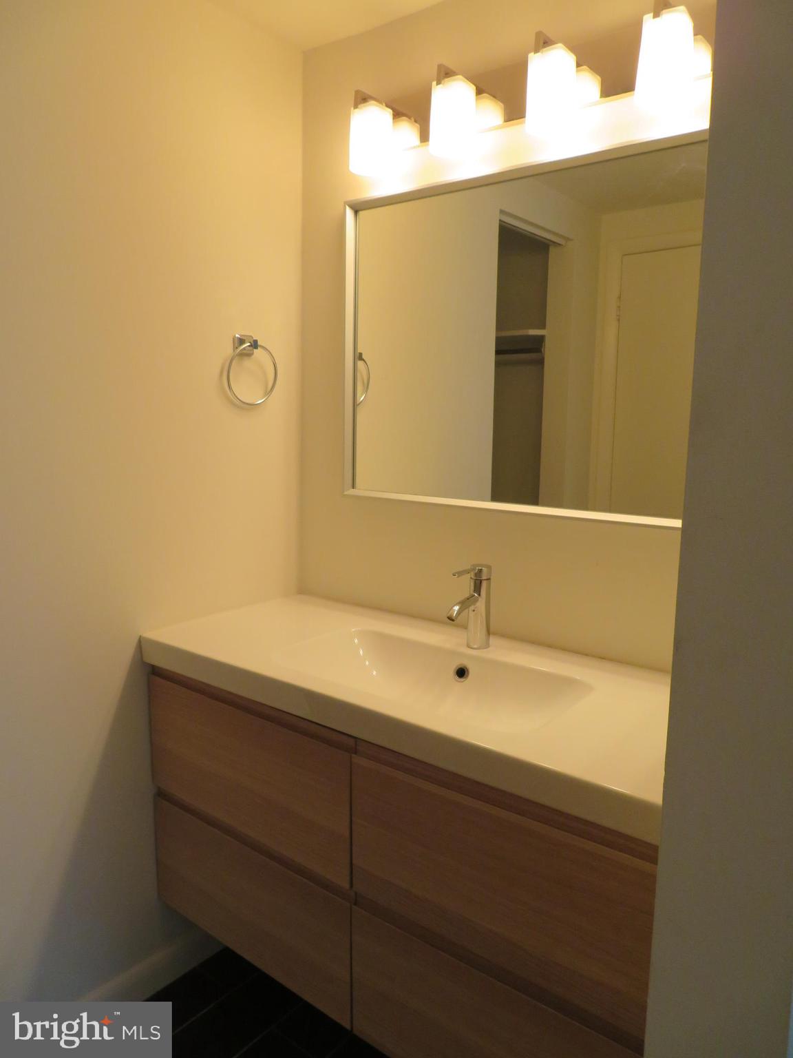 2 Cross Keys Road, Unit 2E Baltimore, MD 21210 - Photo 13 of 19 Primary Bath