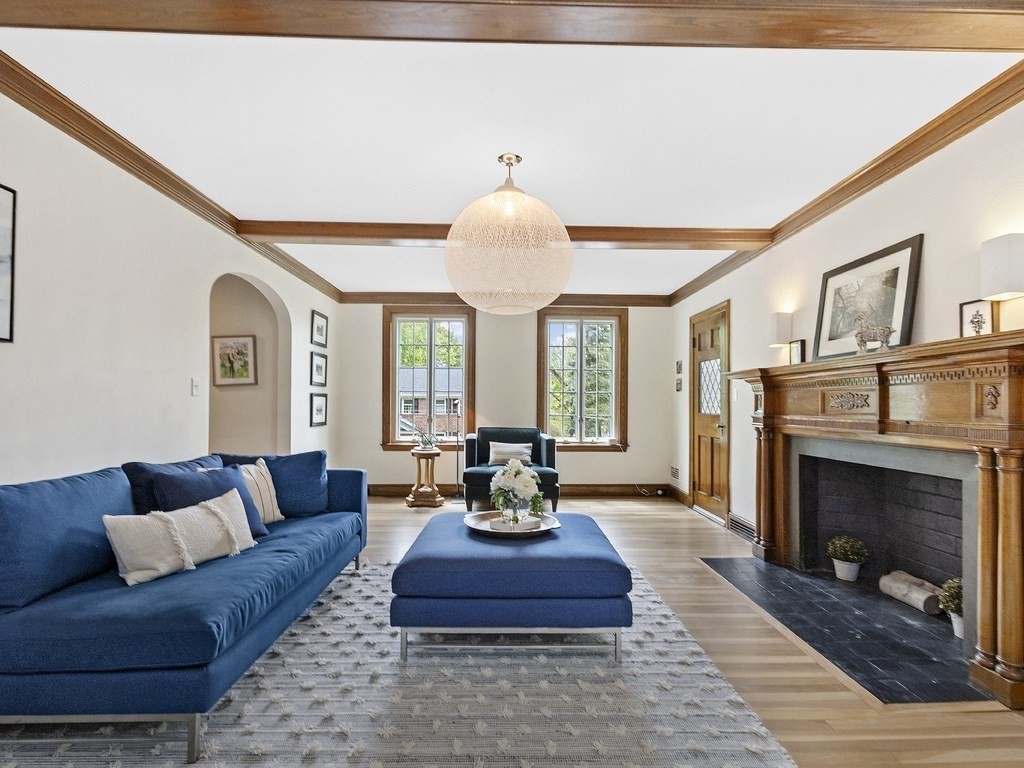 77 Stuart Road Newton, MA 02459 - Photo 3 of 35 Gallery Image 3