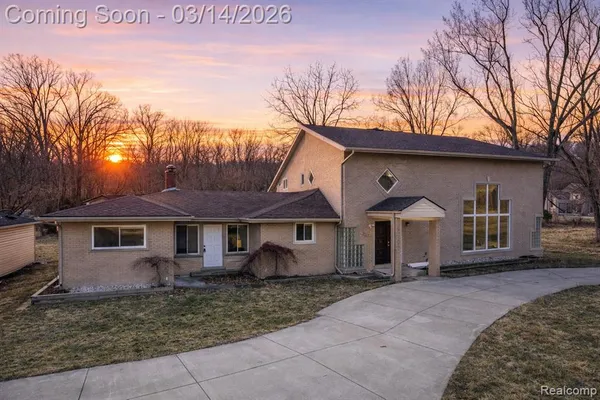 $510,000 | 19580 Parke Lane, Grosse Ile, MI 48138
