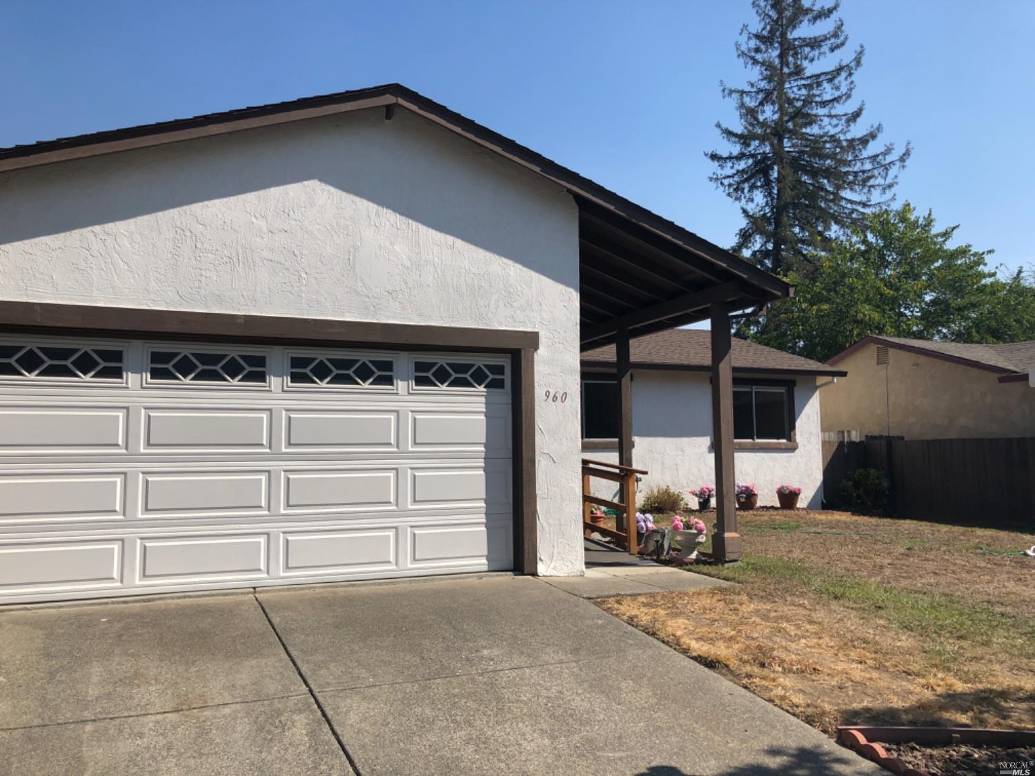 960 Estes Drive Santa Rosa, CA 95409 - Photo 1 of 1 a view of garage