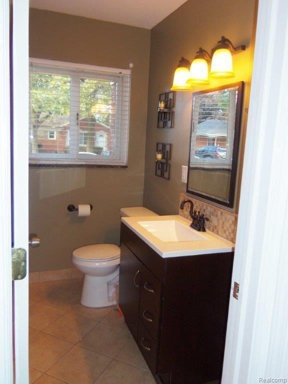 24654 Ridgecroft Avenue Eastpointe, MI 48021 - Photo 14 of 22 13.jpg