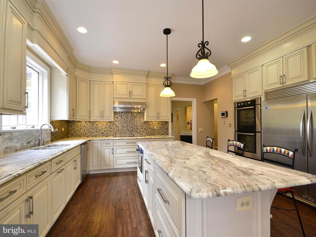 13210 River Road Potomac, MD 20854 - Photo 15 of 30 Kitchen