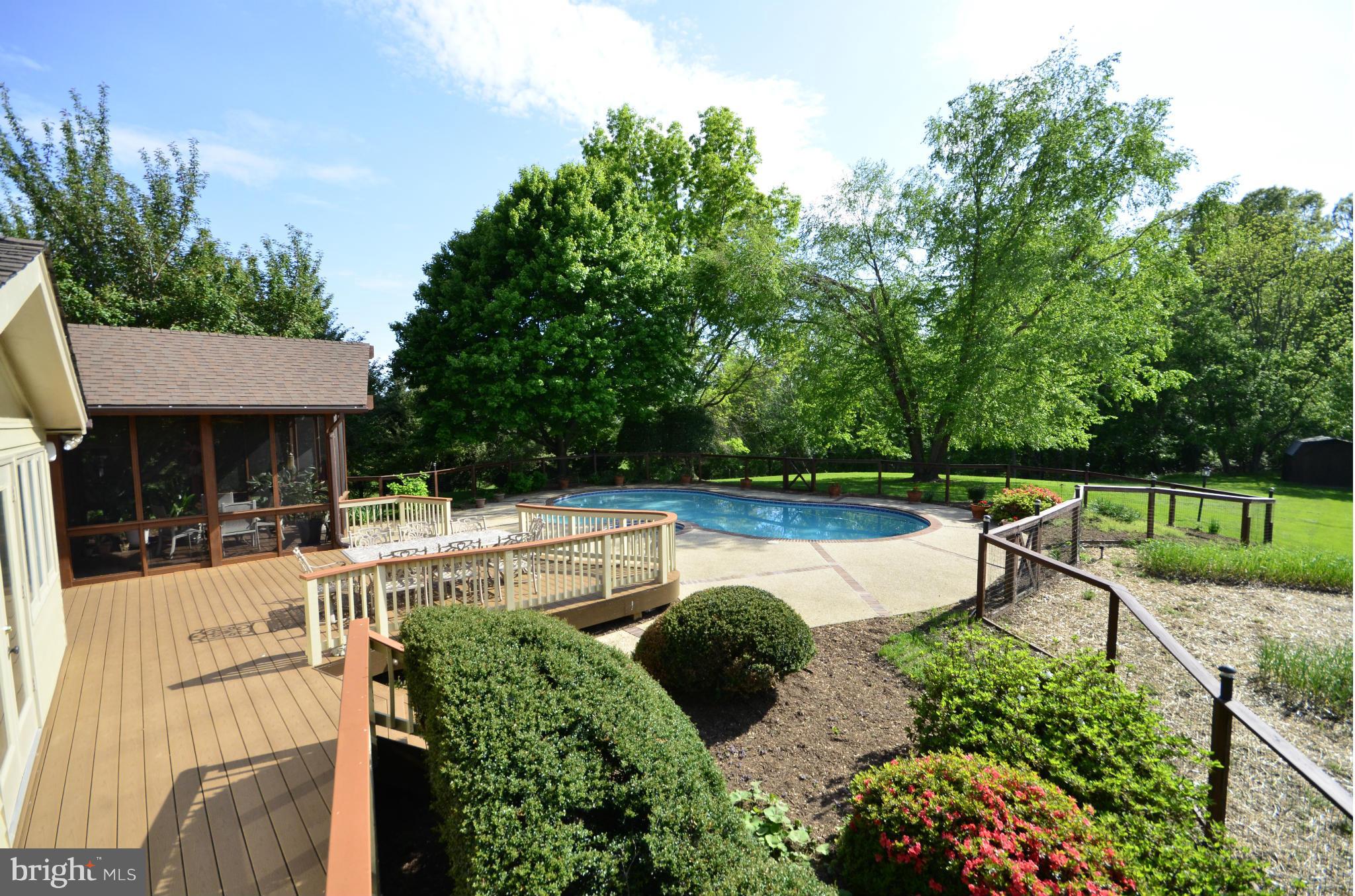 13210 River Road Potomac, MD 20854 - Photo 26 of 30 Exterior (Rear)