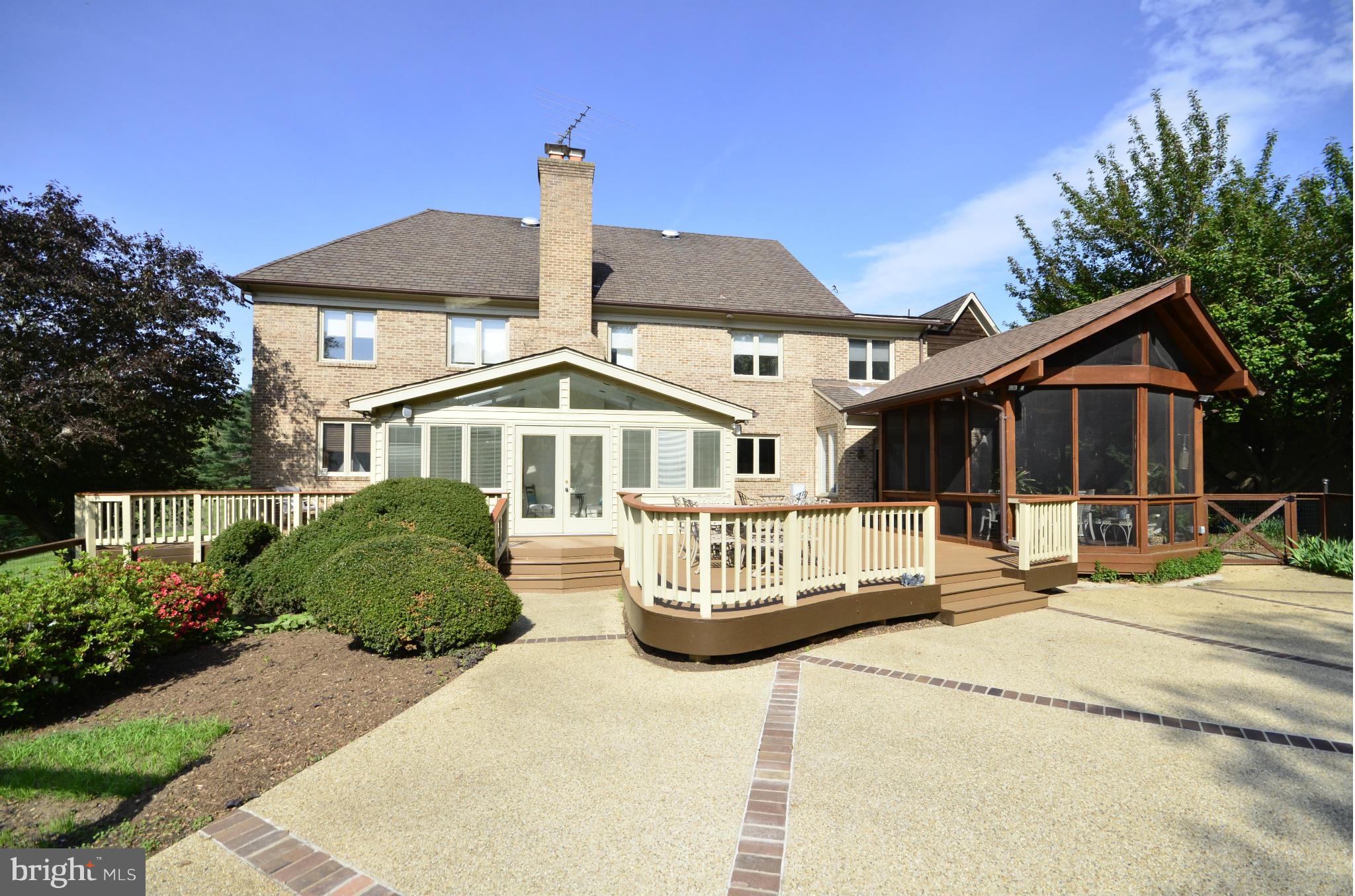 13210 River Road Potomac, MD 20854 - Photo 28 of 30 Exterior (Rear)