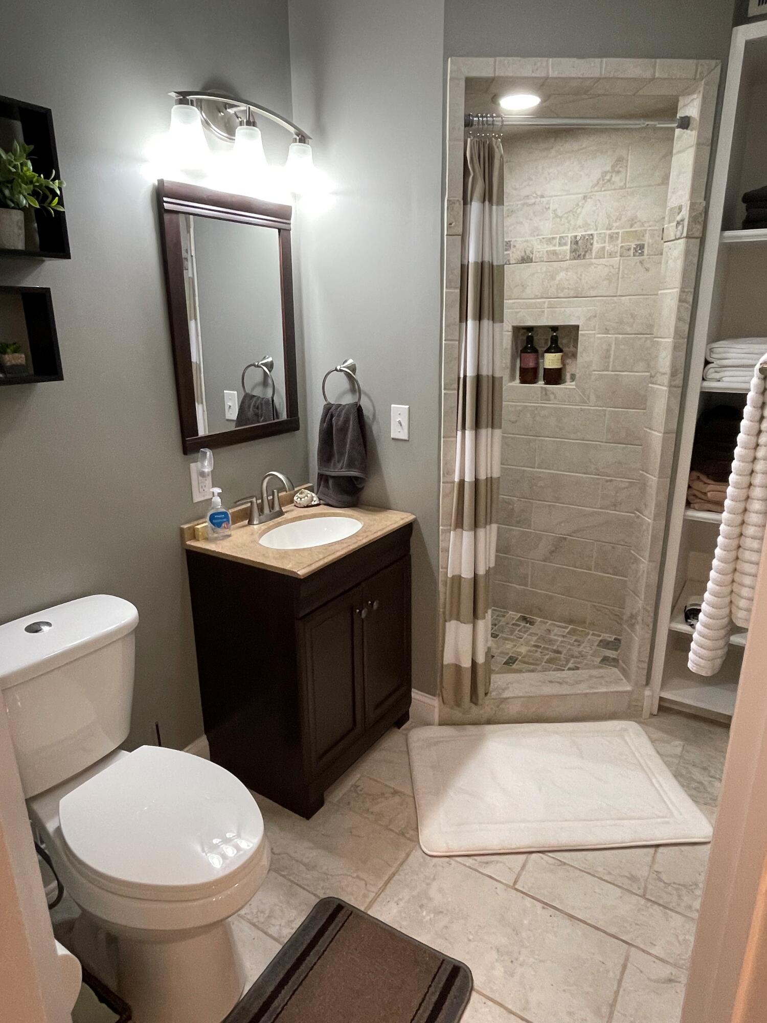 2131 King College Road Bristol, TN 37620 - Photo 104 of 116 Downstairs Bath