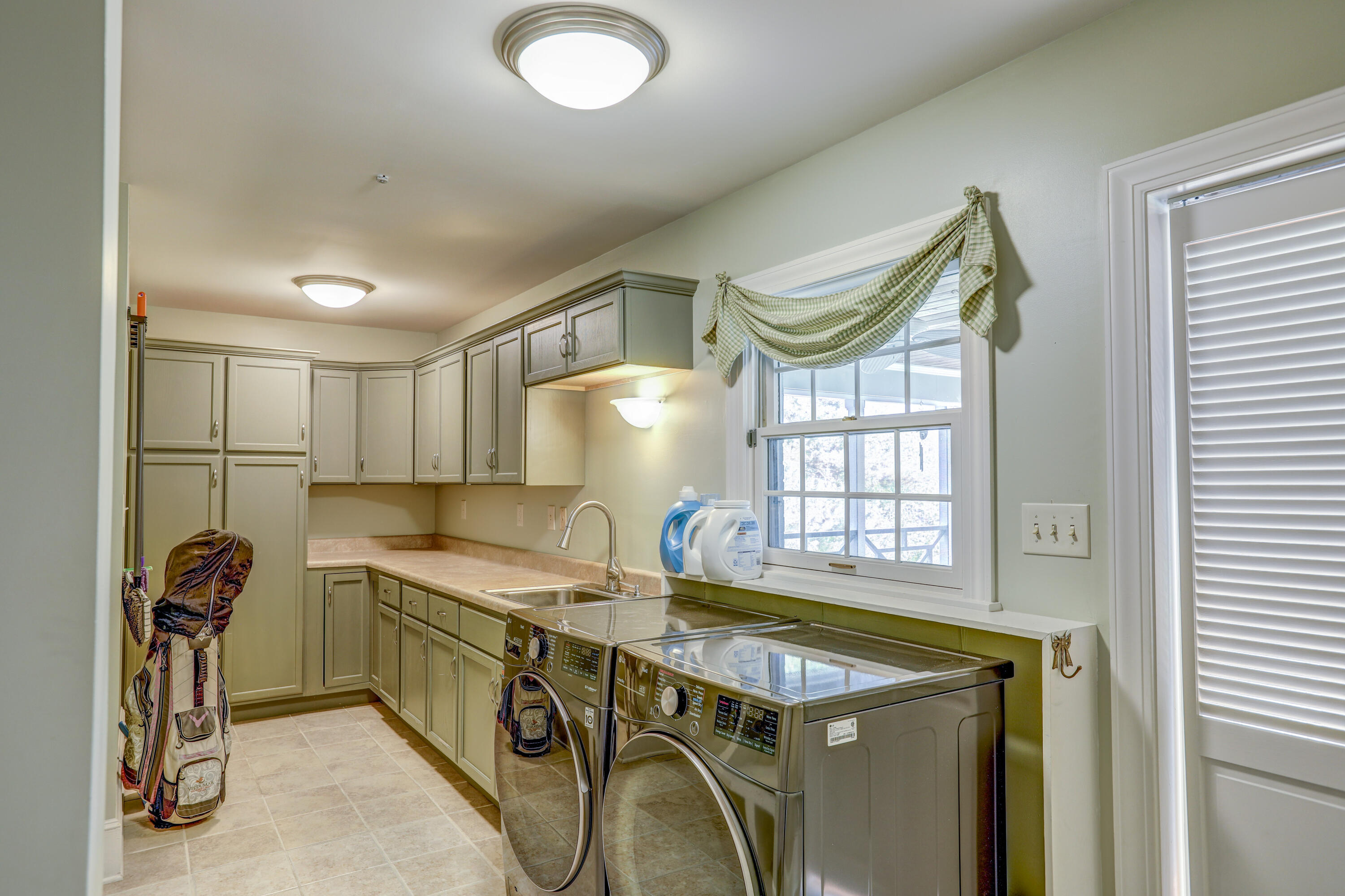 2131 King College Road Bristol, TN 37620 - Photo 61 of 116 B42A2139_40_41_42_43