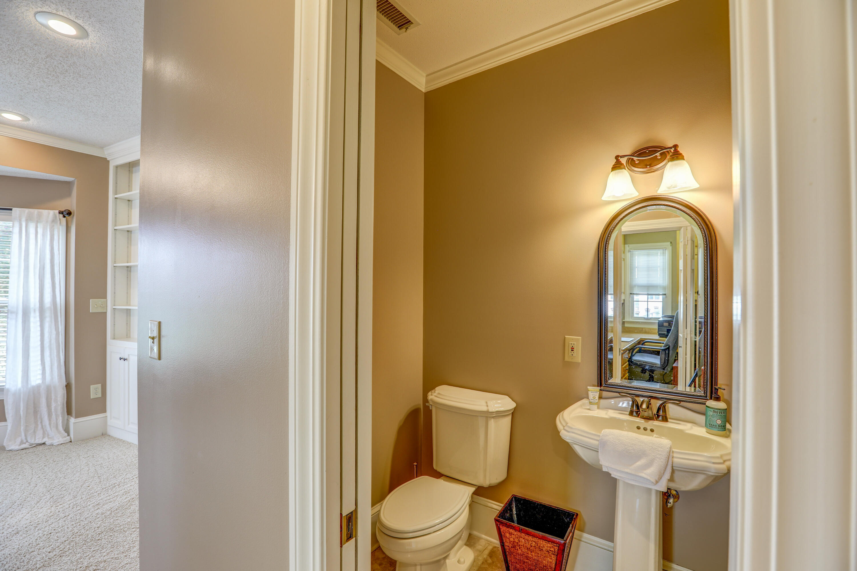 2131 King College Road Bristol, TN 37620 - Photo 94 of 116 B42A2304_5_6_7_8