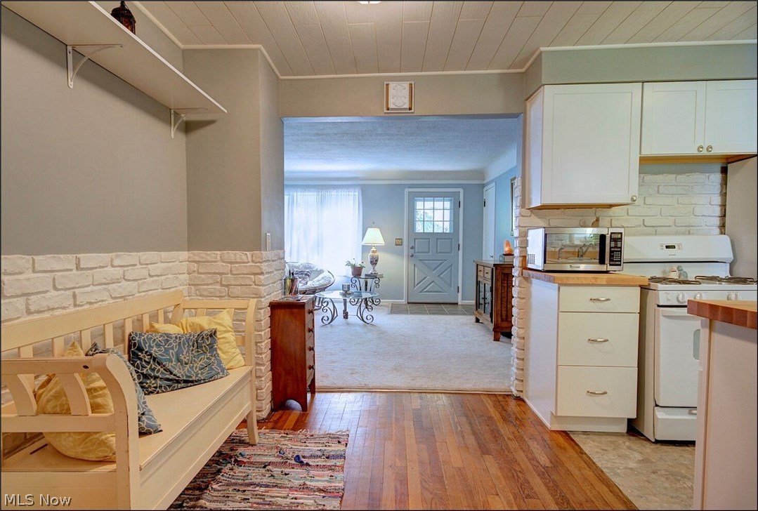 216 Beck Road Avon Lake, OH 44012 - Photo 8 of 31 Gallery Image 8