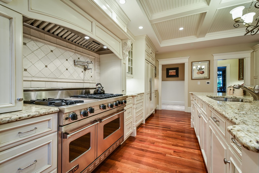 178 Lowell Road Wellesley, MA 02481 - Photo 12 of 30