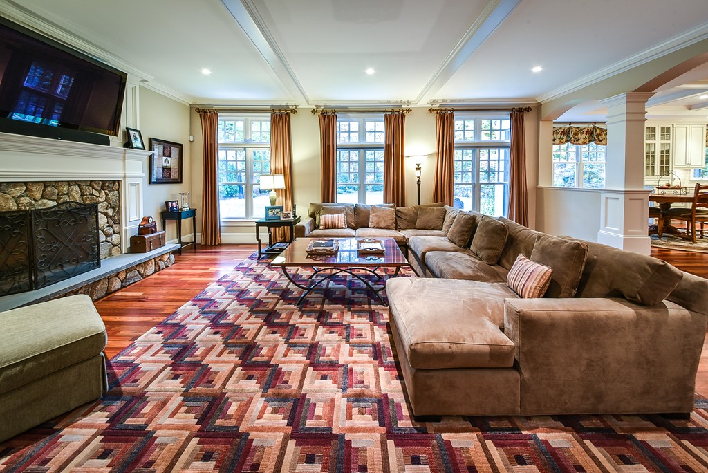 178 Lowell Road Wellesley, MA 02481 - Photo 7 of 30