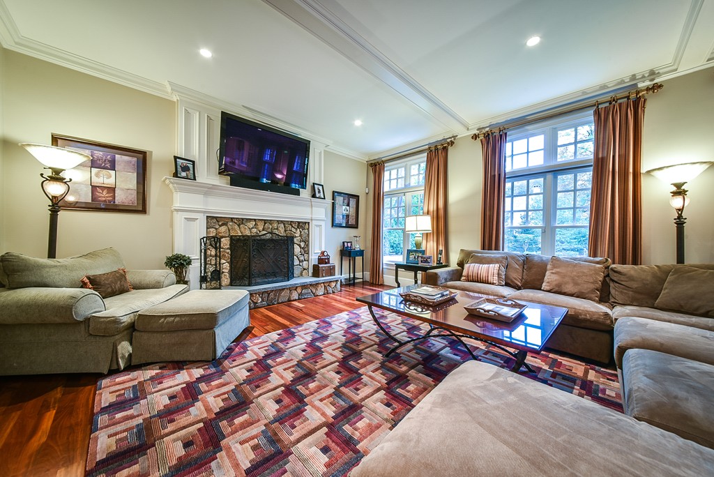 178 Lowell Road Wellesley, MA 02481 - Photo 9 of 30