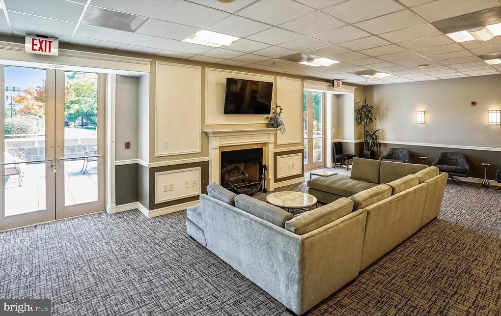 2726 Gallows Road, Unit 1011 Vienna, VA 22180 - Photo 17 of 22