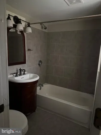 $1,200 | 21 West Maple Street, Unit 1, East Prospect, PA 17317